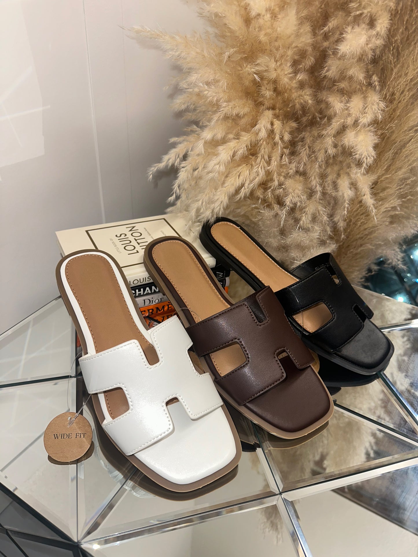 Eliza Sandal - White (Wide Fit)