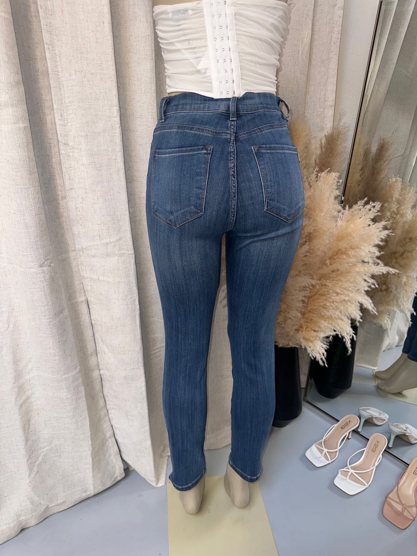 Trisha Distressed Skinny Jeans (Dark Denim)