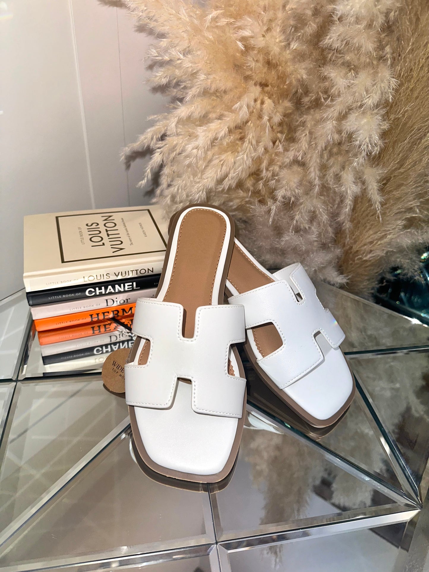Eliza Sandal - White (Wide Fit)