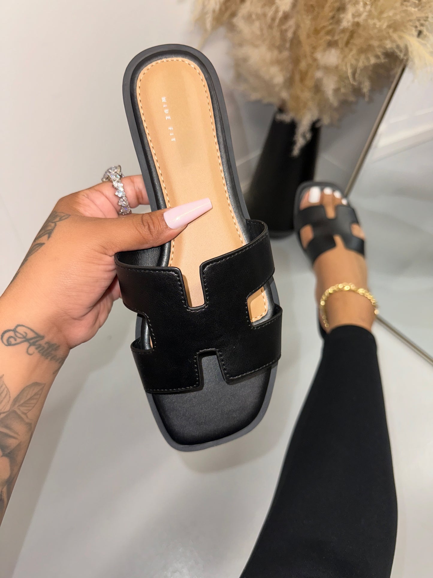 Eliza Sandal - Black (Wide Fit)