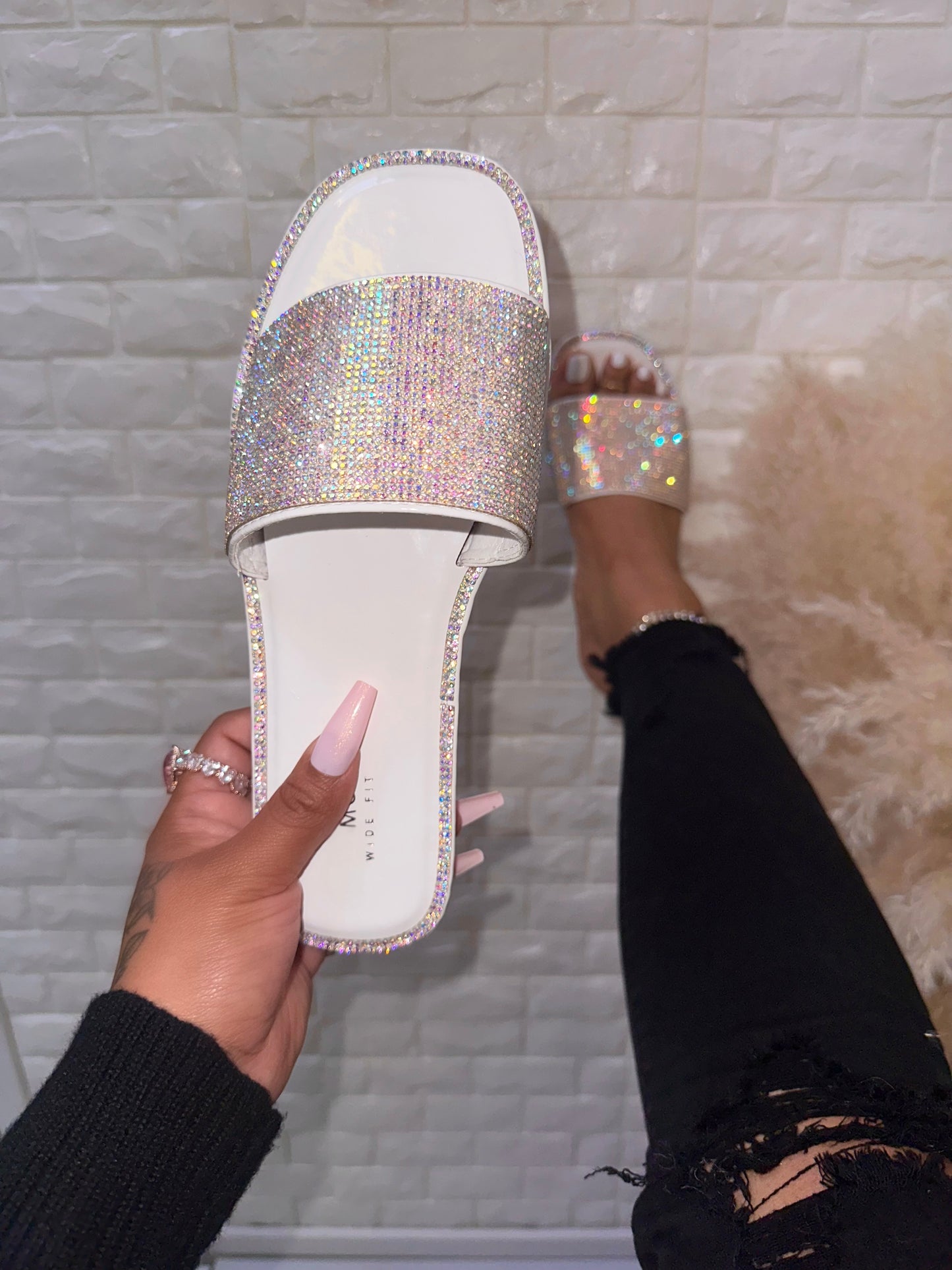 Rayene Sandal - White (Wide Width)