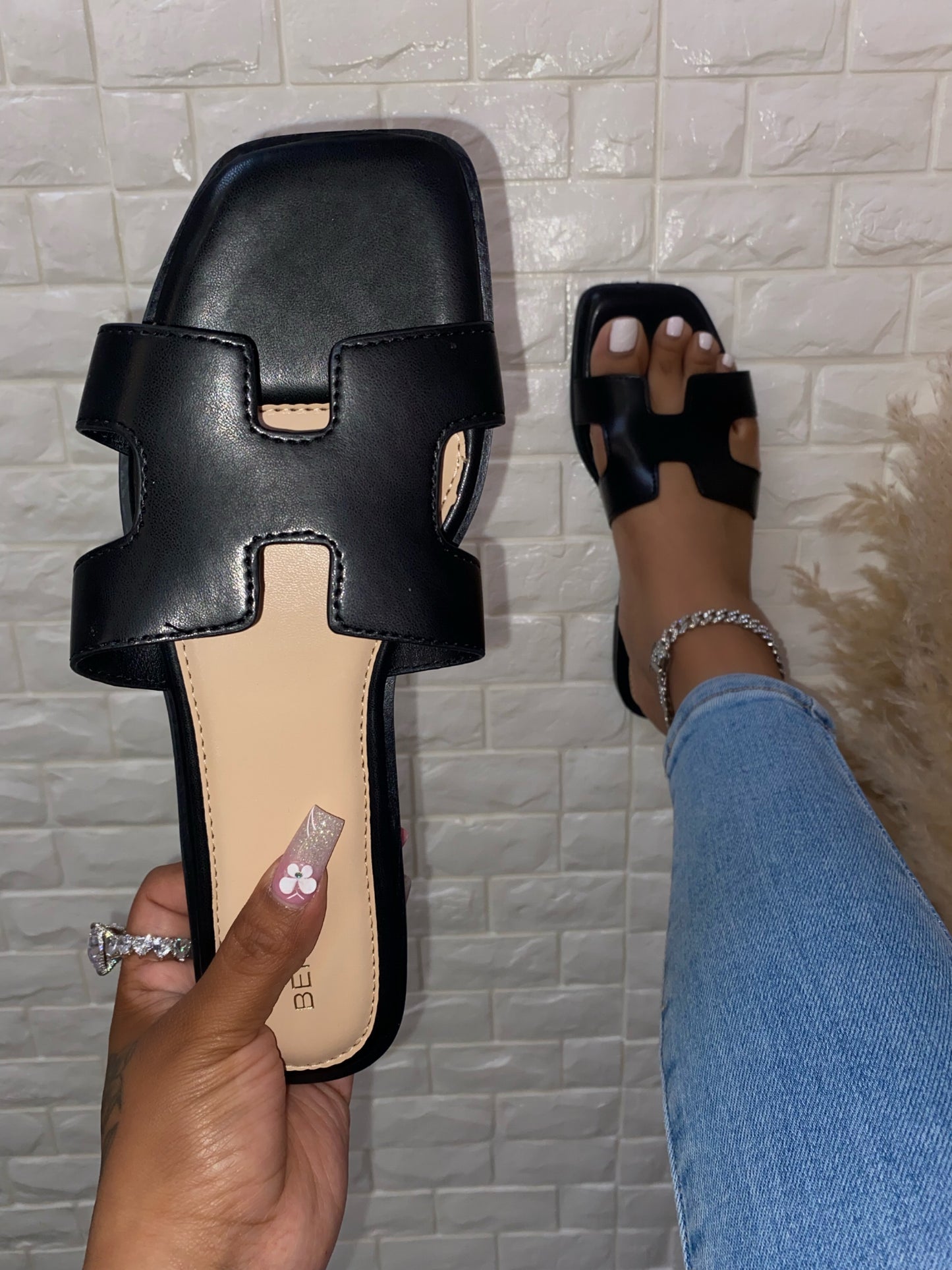Kalyn Sandal - Black