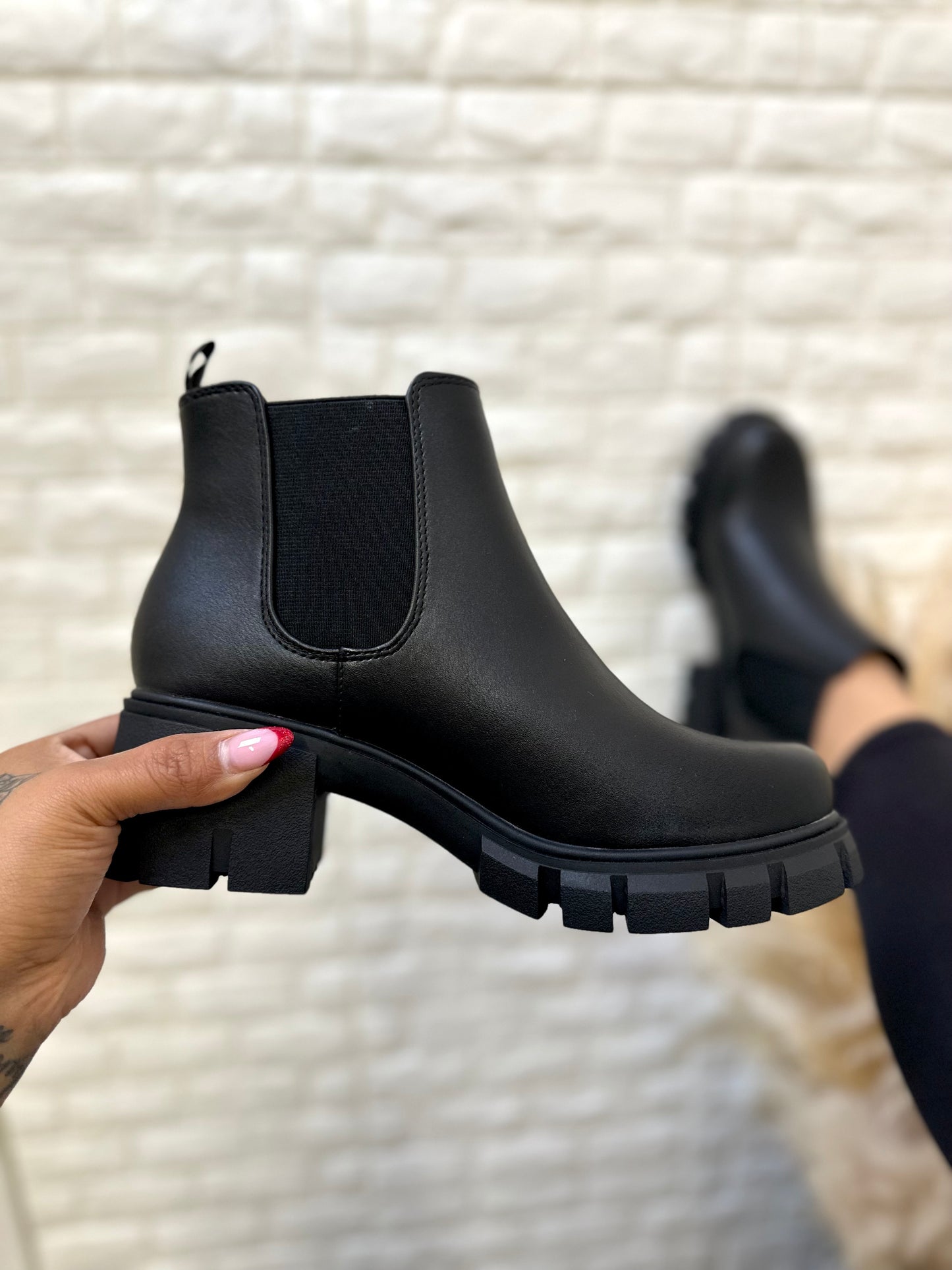 Gabby Boot - Black (Wide Friendly)