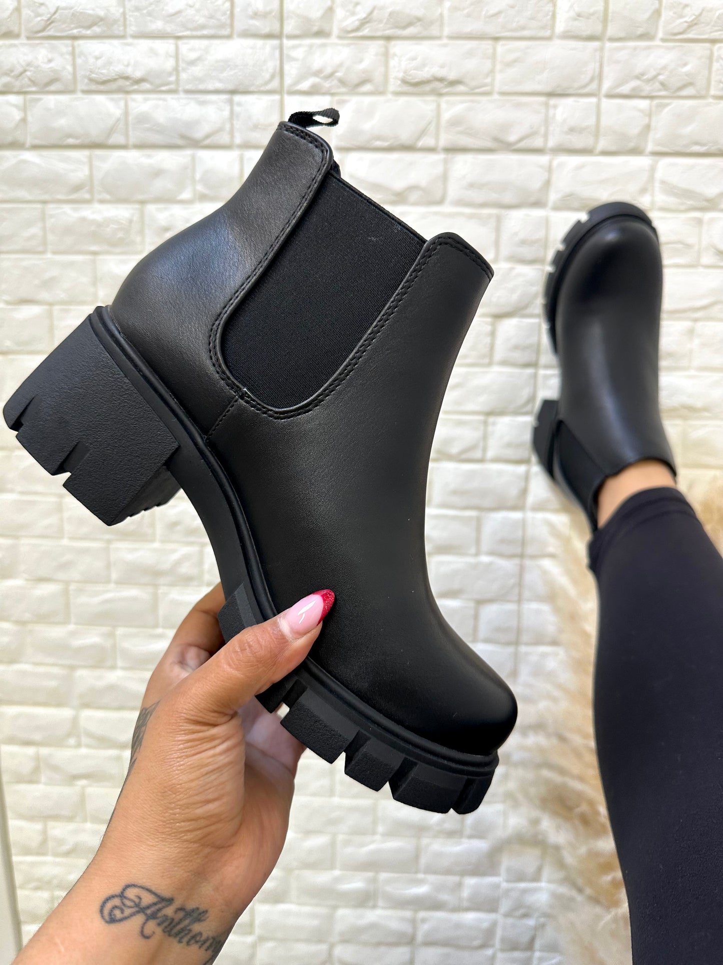 Gabby Boot - Black (Wide Friendly)