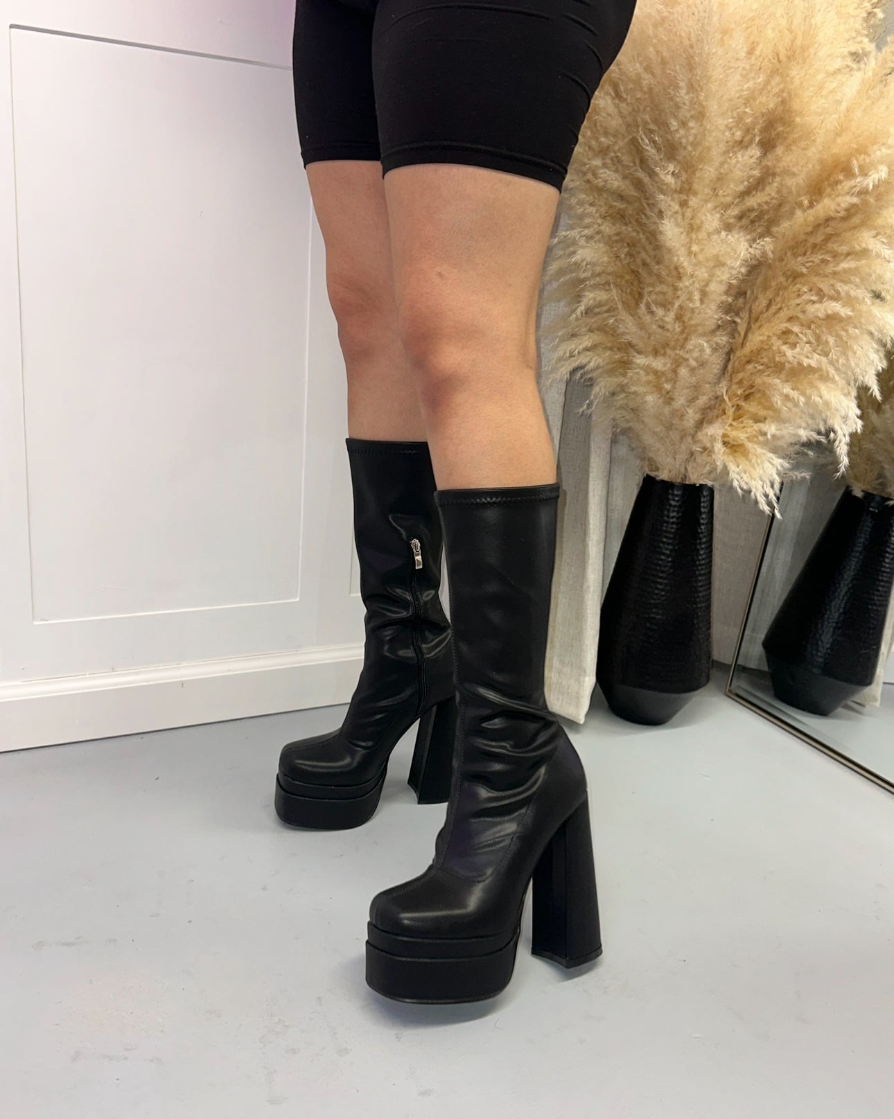 Dejah Platform Boot - Black