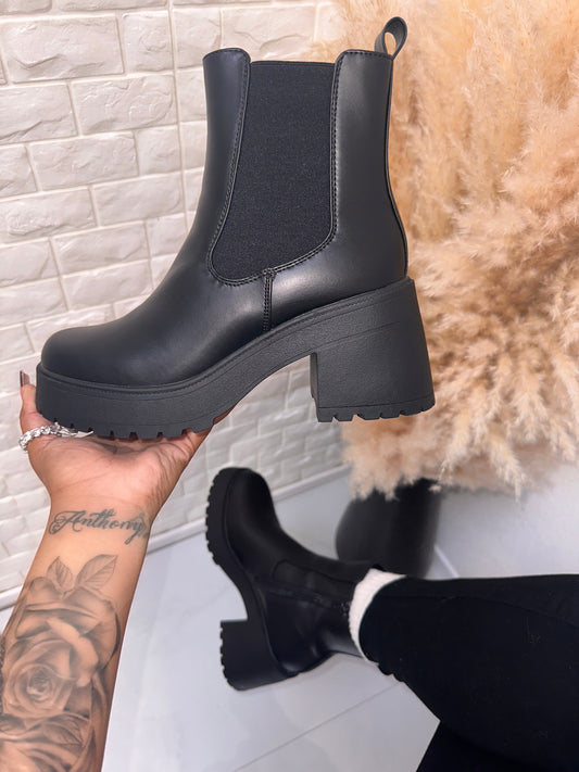 Karlie Boot - Black (Wide Friendly)