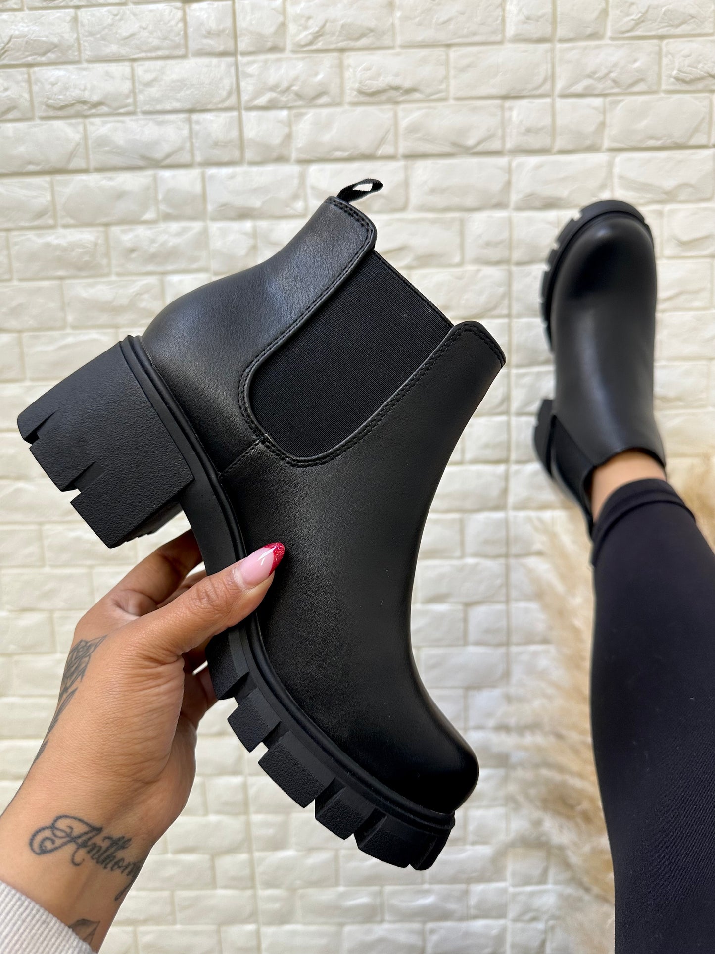 Gabby Boot - Black (Wide Friendly)