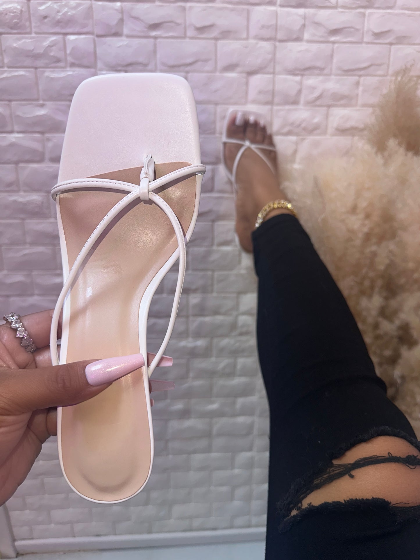 Dexi Heel - White (Wide Friendly)