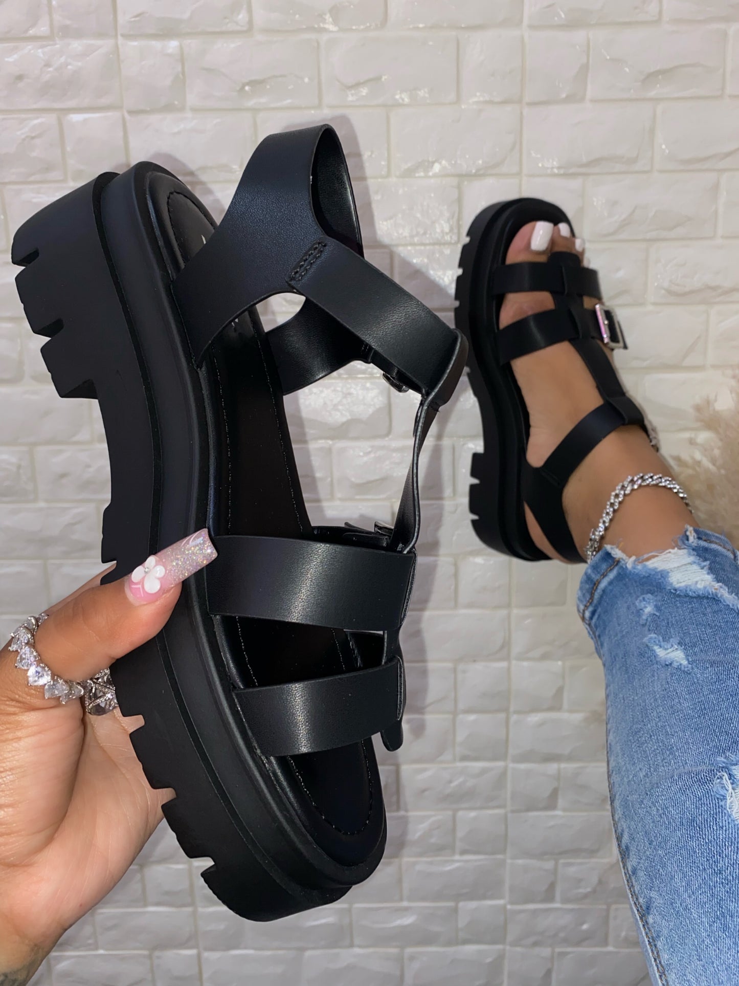 Dilia Platform Sandal - Black (Wide Friendly)