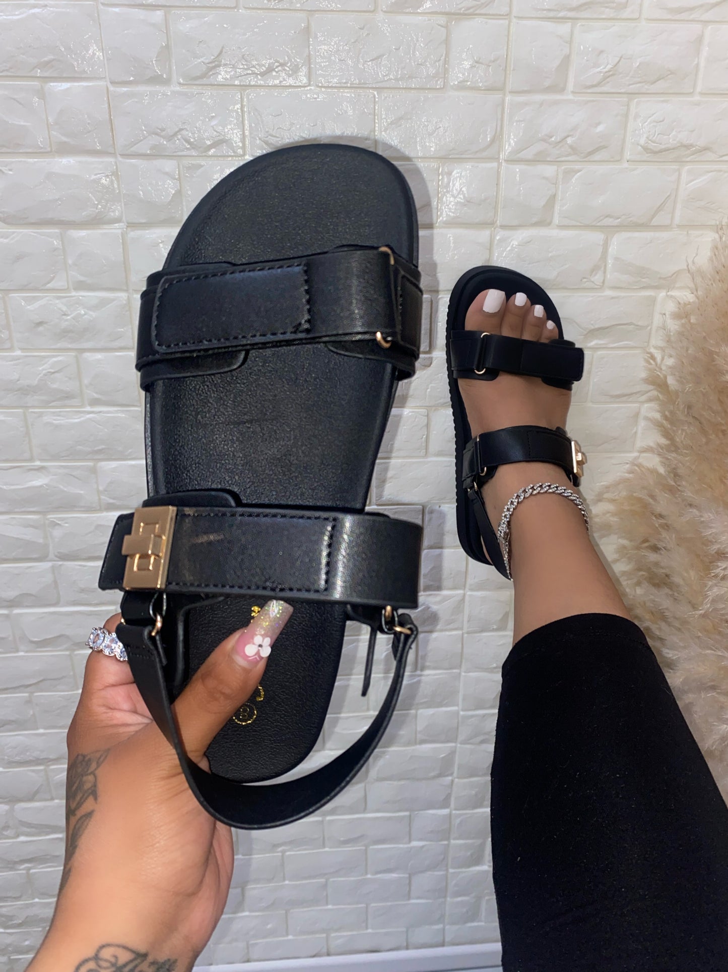 Tammy Sandal - Black (Wide Friendly)