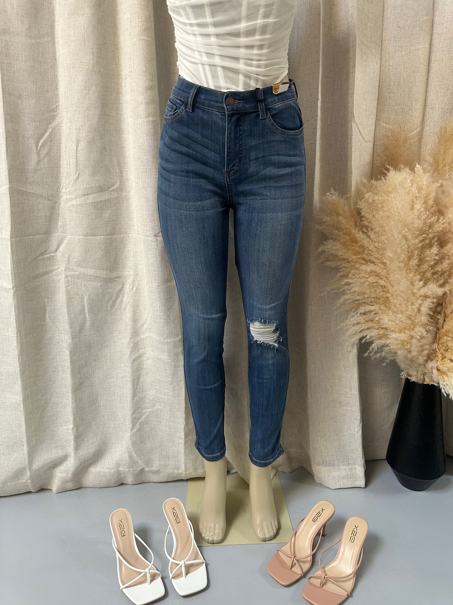 Trisha Distressed Skinny Jeans (Dark Denim)