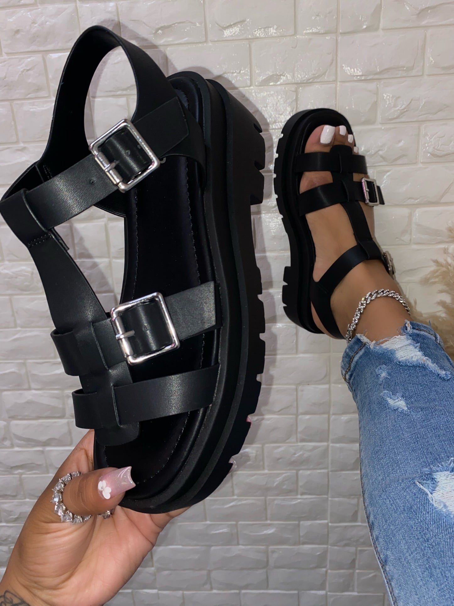 Dilia Platform Sandal - Black (Wide Friendly)