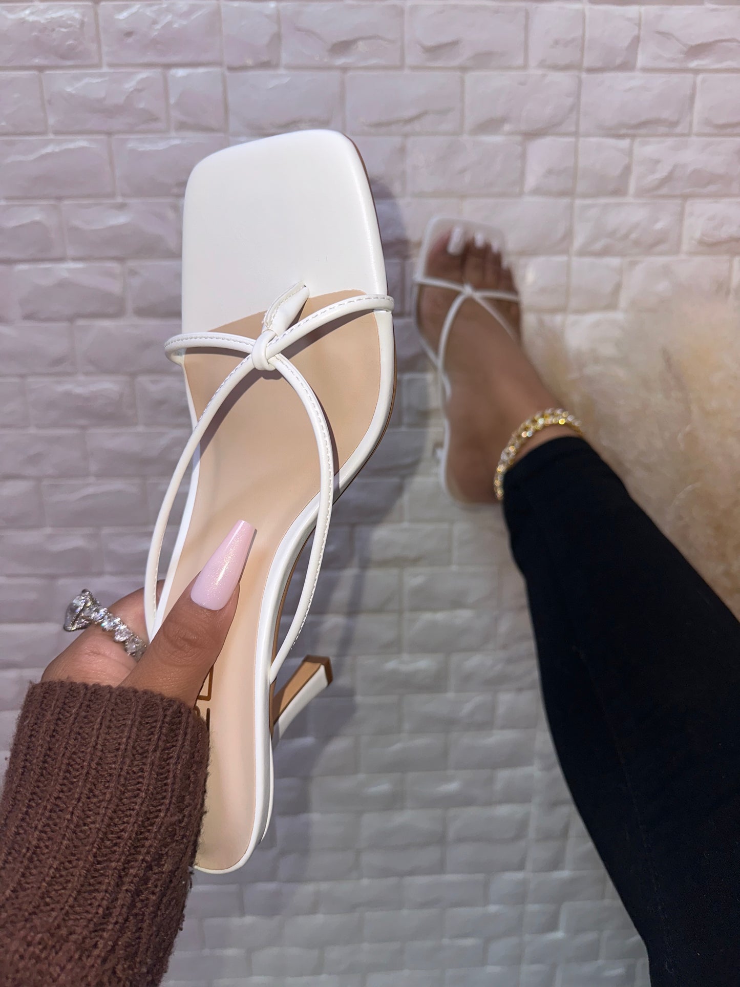 Dexi Heel - White (Wide Friendly)