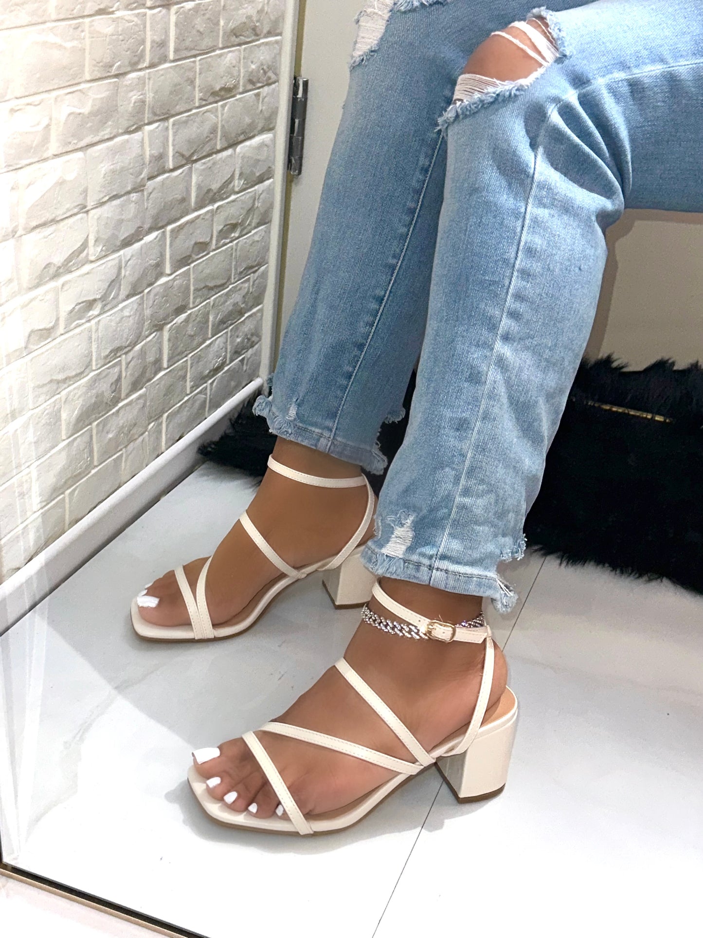 Ally Heel - Ivory (Wide Fit)