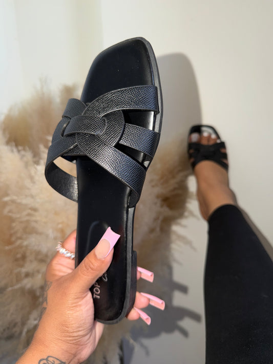 Vesta Sandal - Black (Wide Friendly)
