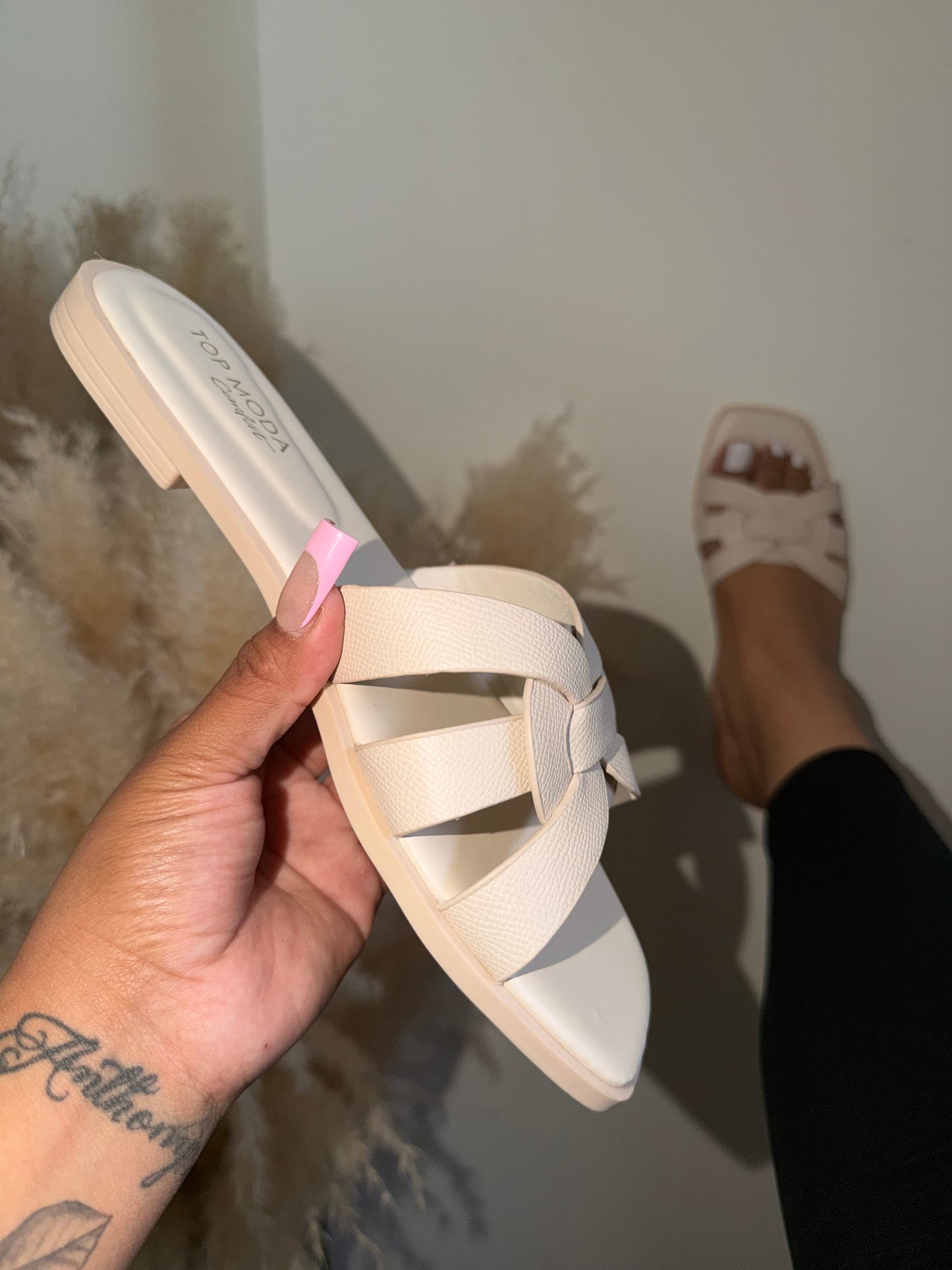 Vesta Sandal - Ivory (Wide Friendly)